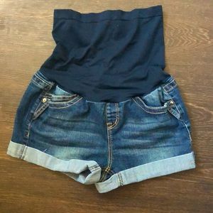 Maternity shorts
